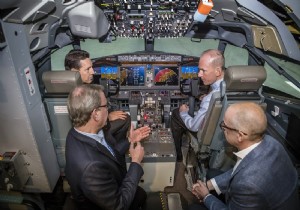 BOEING CEO SU UÇUŞ KOLTUĞUNDA